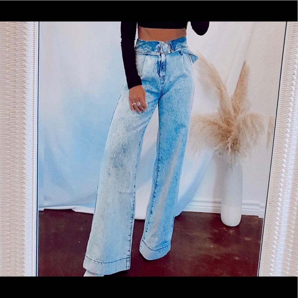 Wide leg trousers
